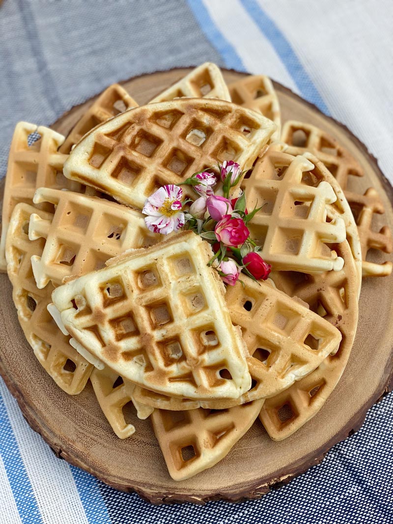 CH� & WAFFLES