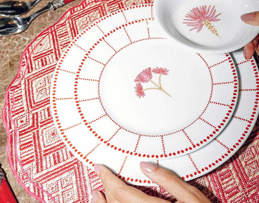 Em sua primeira mesa mais do que especial na companhia de sua m�e, a @reisrodriguess escolheu apostas delicadas para um mix & match one of a kind.